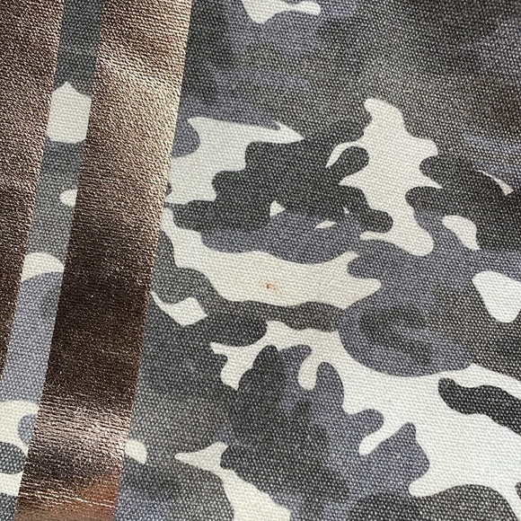 Quilted Koala Camo Purse bag - Picture 8 of 10